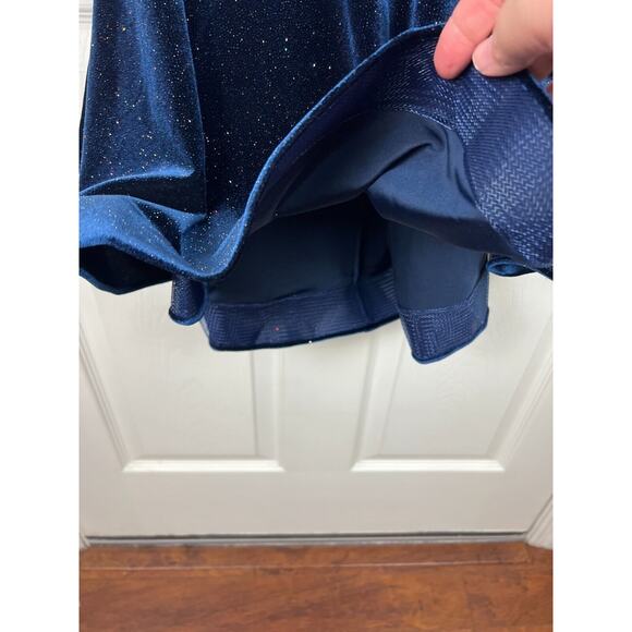 B Darlin Blue Velvet Fit and Flare Lace Back Sparkle Velvet Dress Size 5/6 JR - Picture 4 of 8